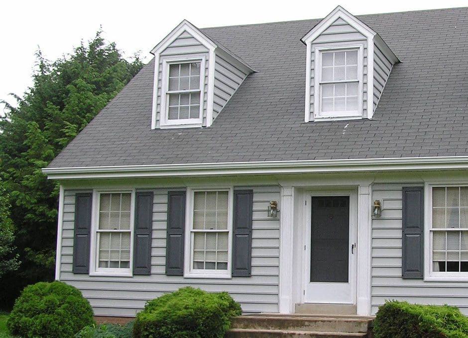 beaded-seam-siding-installation-image.jpg